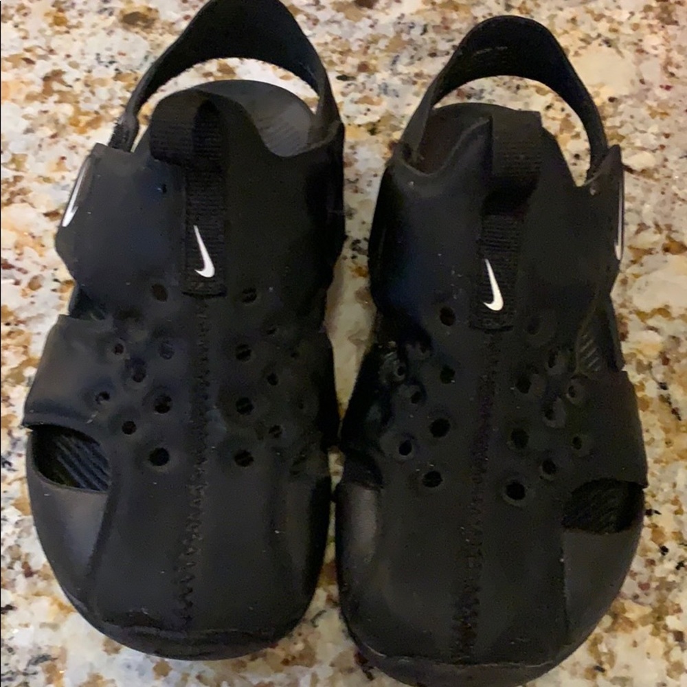 Nike sandals size 10.5
